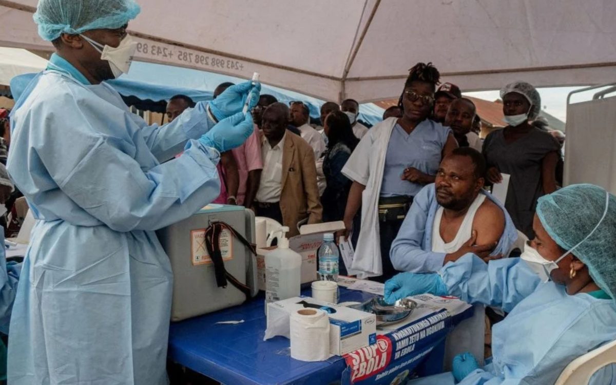 Ebola  : le Bénin passe en phase de préalerte et renforce la surveillance à l’aéroport de Cotonou